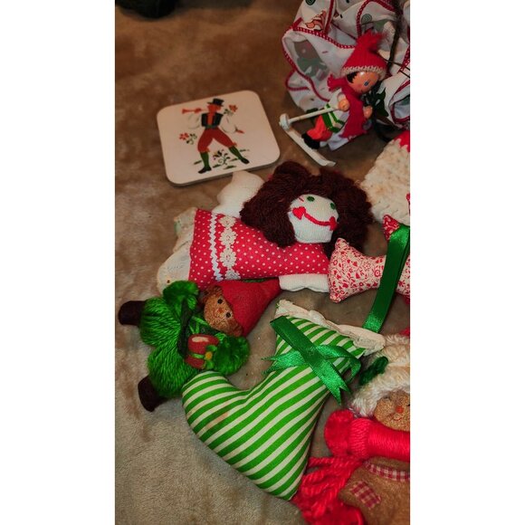 Vintage Handmade Christmas Ornaments Set - 16 Pieces Fabric & Wood Red & White - Picture 9 of 11